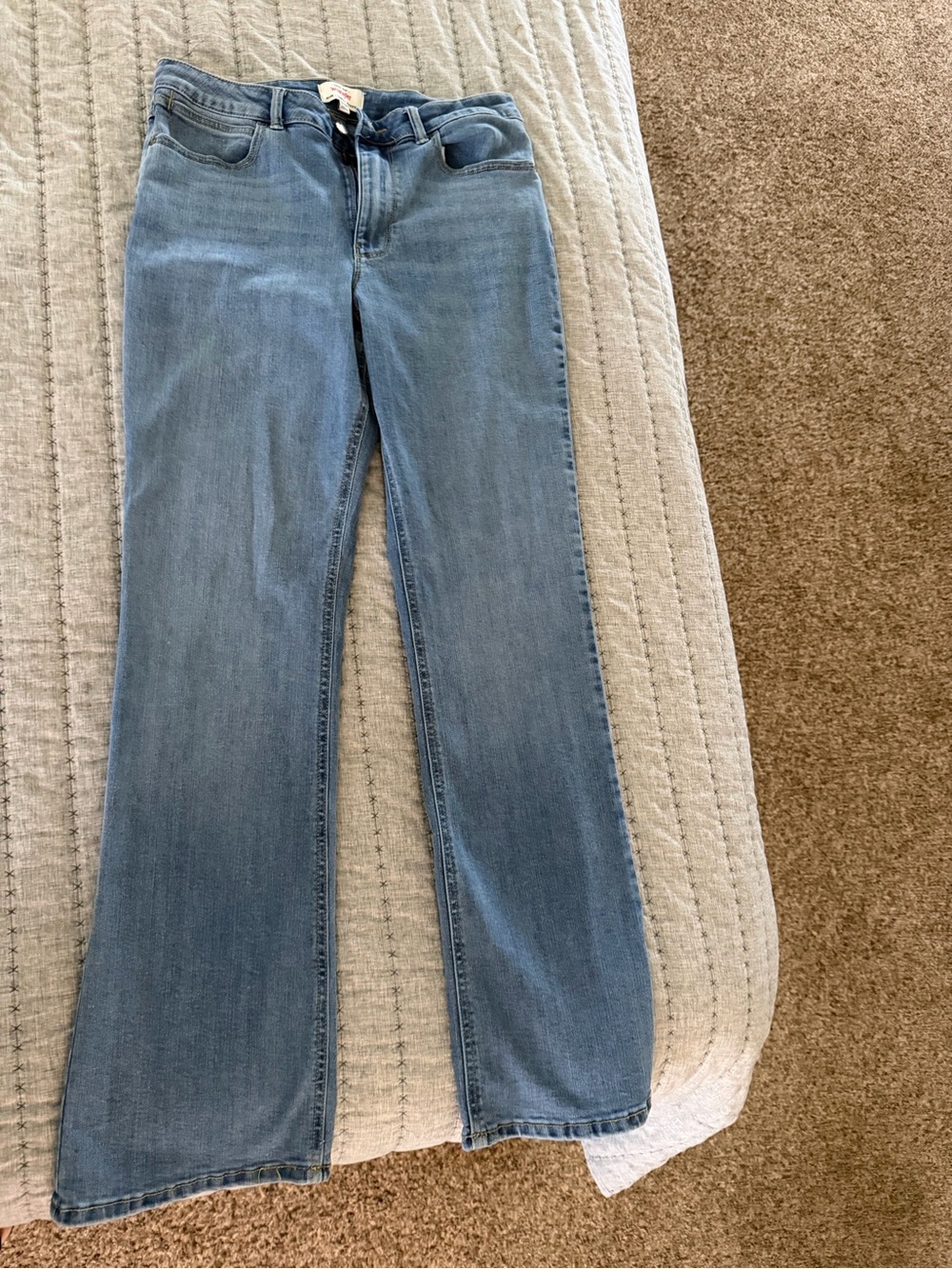 Wrangler Women’s Light Blue Straight-Leg Jeans